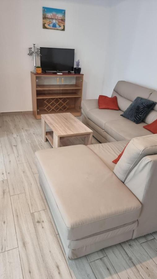 New Bucuresti Relax Flat - Apartament Relaxare - 4 People Lägenhet Exteriör bild